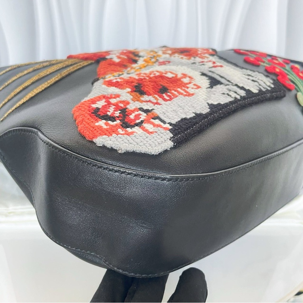 Gucci Black Leather Embroidered Dog Motif Hobo Bag - Picture 11 of 12